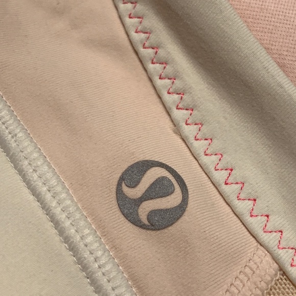 Lululemon Sports Bra 4. (B-003) - Picture 4 of 6